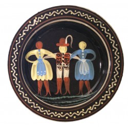 Šuhaj s dvoma devami, tanier, Pozdišovská keramika