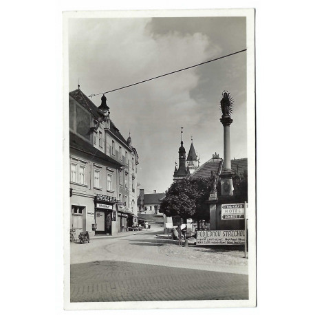 1940 - Tišnov, Dolné námestie, čiernobiela fotopohľadnica, Protektorát Čechy a Morava