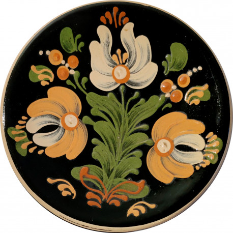 Závesný tanier, čierna glazúra, oranžový kvet, keramika ZSSR
