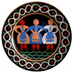 Malý tanier s troma devami v krojoch, Pozdišovská keramika
