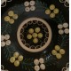 Tmavý tanier s motívom ihličia, Pozdišovská keramika